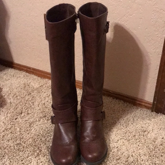 Boots - Picture 2 of 3